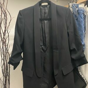 ARITZIA LAPEL BLAZER